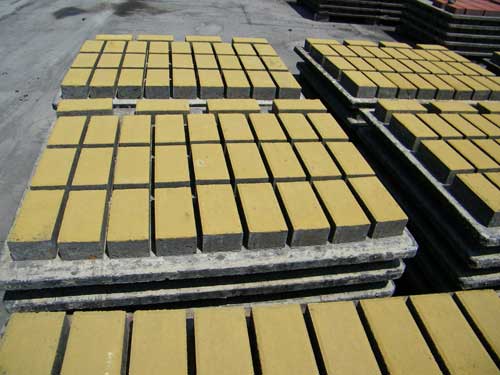 山東磚機(jī)托板